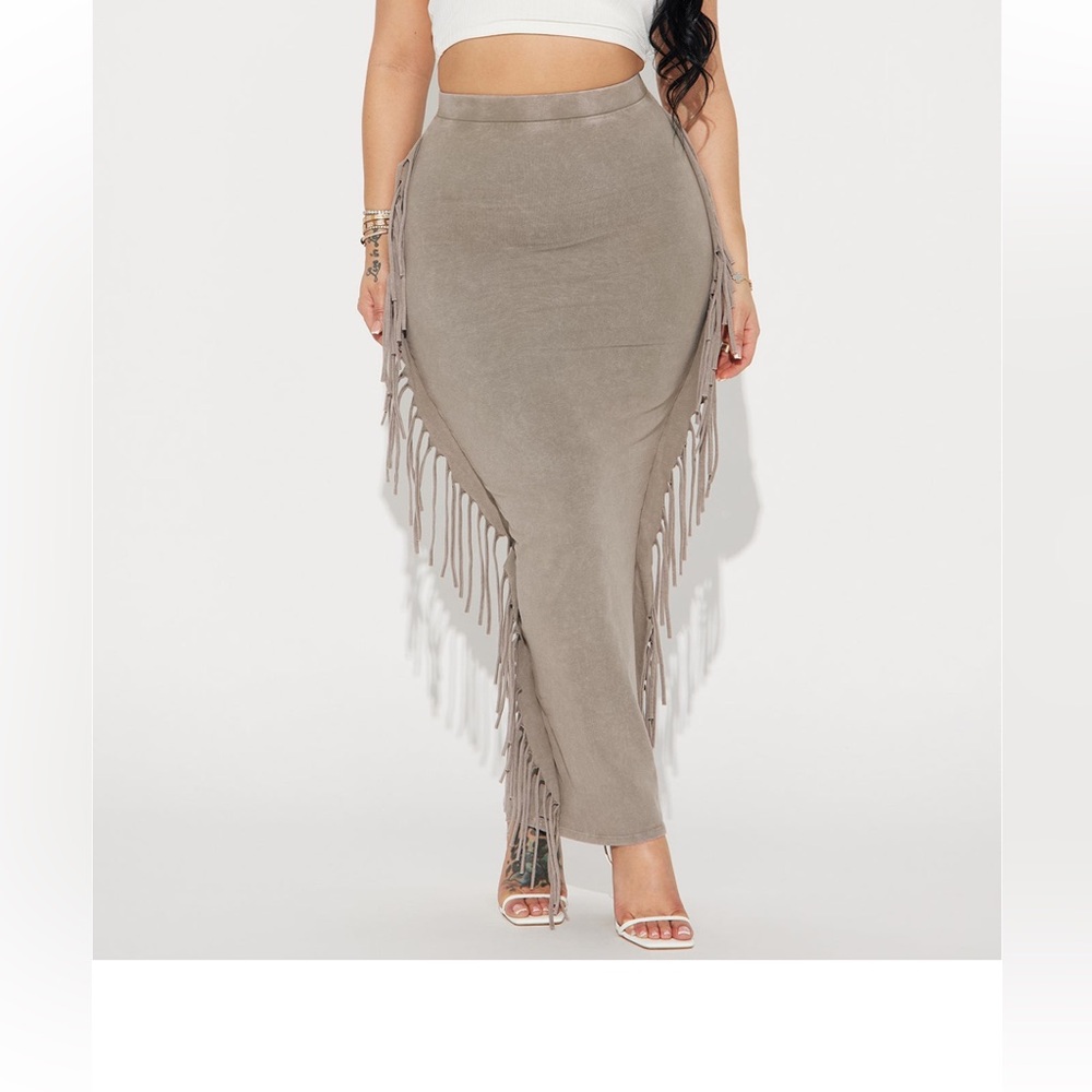 Taupe maxi spurts size small